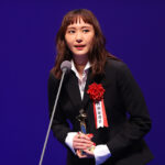 新垣結衣「日本映画批評家大賞」で人生初助演女優賞に「とても嬉しい」とニッコリ