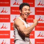 なかやまきんに君 井村屋WebCMで「井村ヤー」！新ギャグ“筋肉掛け算”お披露目