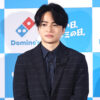 ドミノ・ピザ側 菊池風磨“エビ風磨”“カニ風磨”CM「表現したかった世界」とご満悦