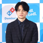 ドミノ・ピザ側 菊池風磨“エビ風磨”“カニ風磨”CM「表現したかった世界」とご満悦