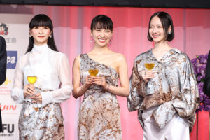 Perfume『第53回ベストドレッサー賞』受賞後会見！「おかげさまさまさーまさまです（笑）」8