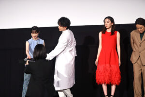 佐藤健、永野芽郁ら新宿ピカデリー『はたらく細胞』ツリー前で撮影！作品に感涙12