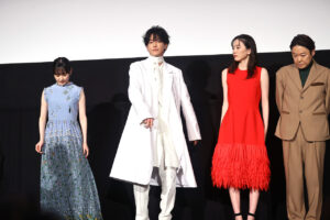 佐藤健、永野芽郁ら新宿ピカデリー『はたらく細胞』ツリー前で撮影！作品に感涙13