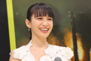 Perfume＆阿部寛4人で「Perfumeです！」の自己紹介！あ～ちゃんジェスチャーで表現9