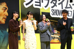 Perfume＆阿部寛4人で「Perfumeです！」の自己紹介！あ～ちゃんジェスチャーで表現20